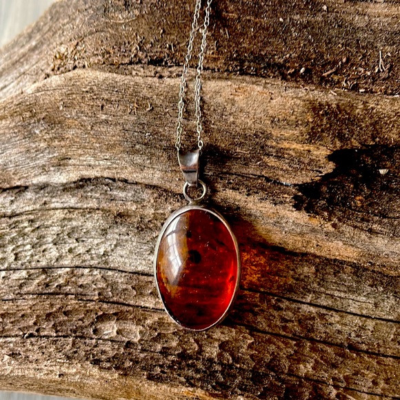 Jewelry - Amber and silver necklace